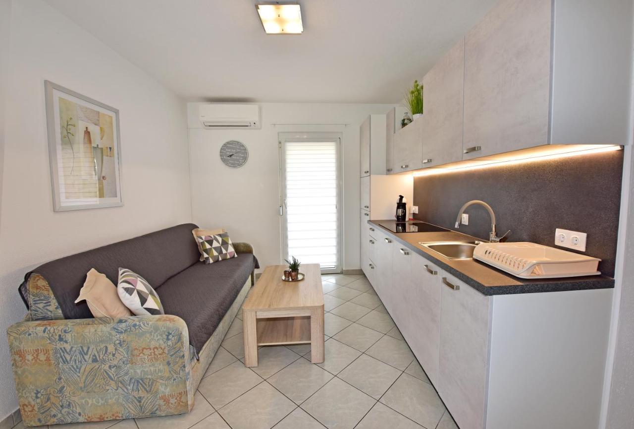 Apartments Elin Sofia Porec Exterior photo